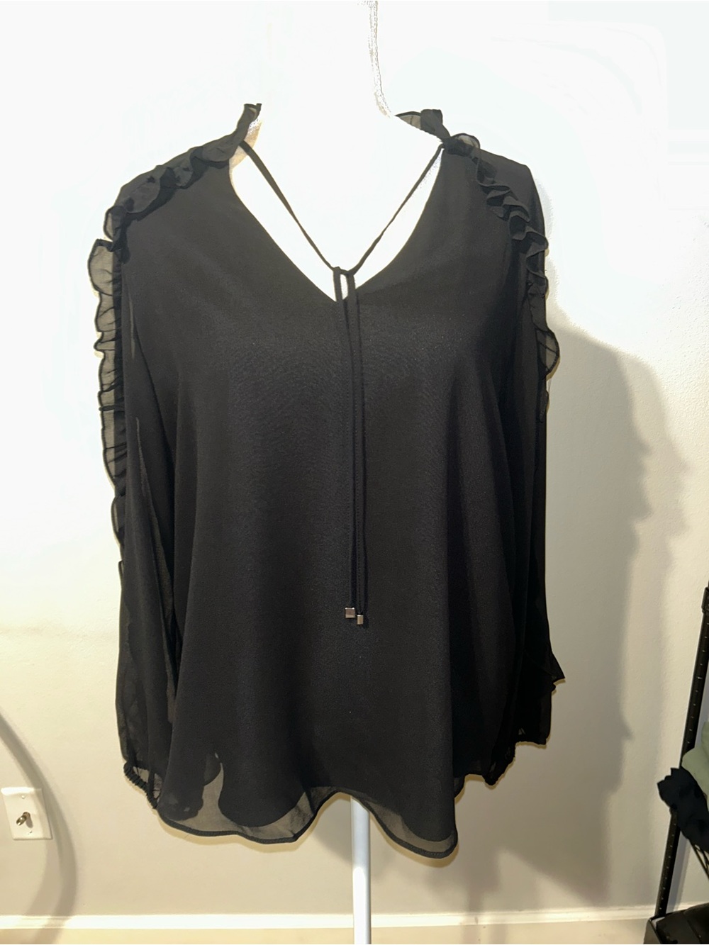 NEW Calvin Klein Black Ruffle-Trim V-Neck Women’s Blouse Sz L